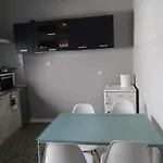 Eleni's קסטוריה