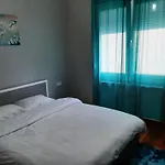 Eleni's קסטוריה