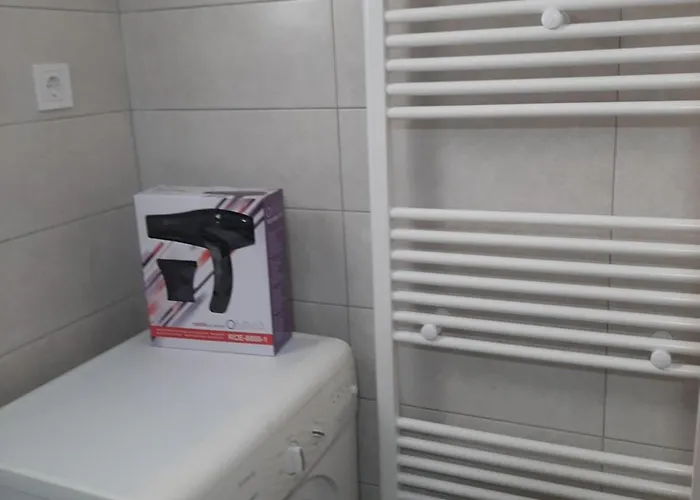 Eleni's 卡斯托里亚